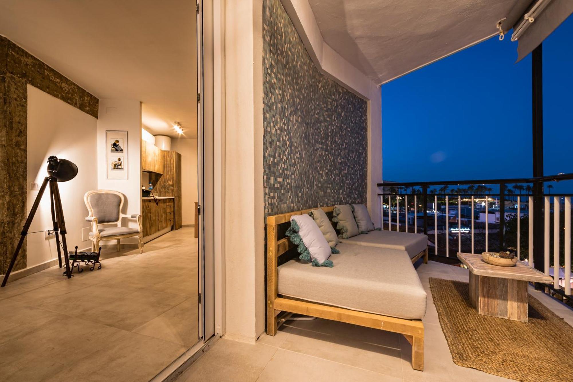 K-Moon Apartment By Nuka Homes Platja de Larenal Exterior foto